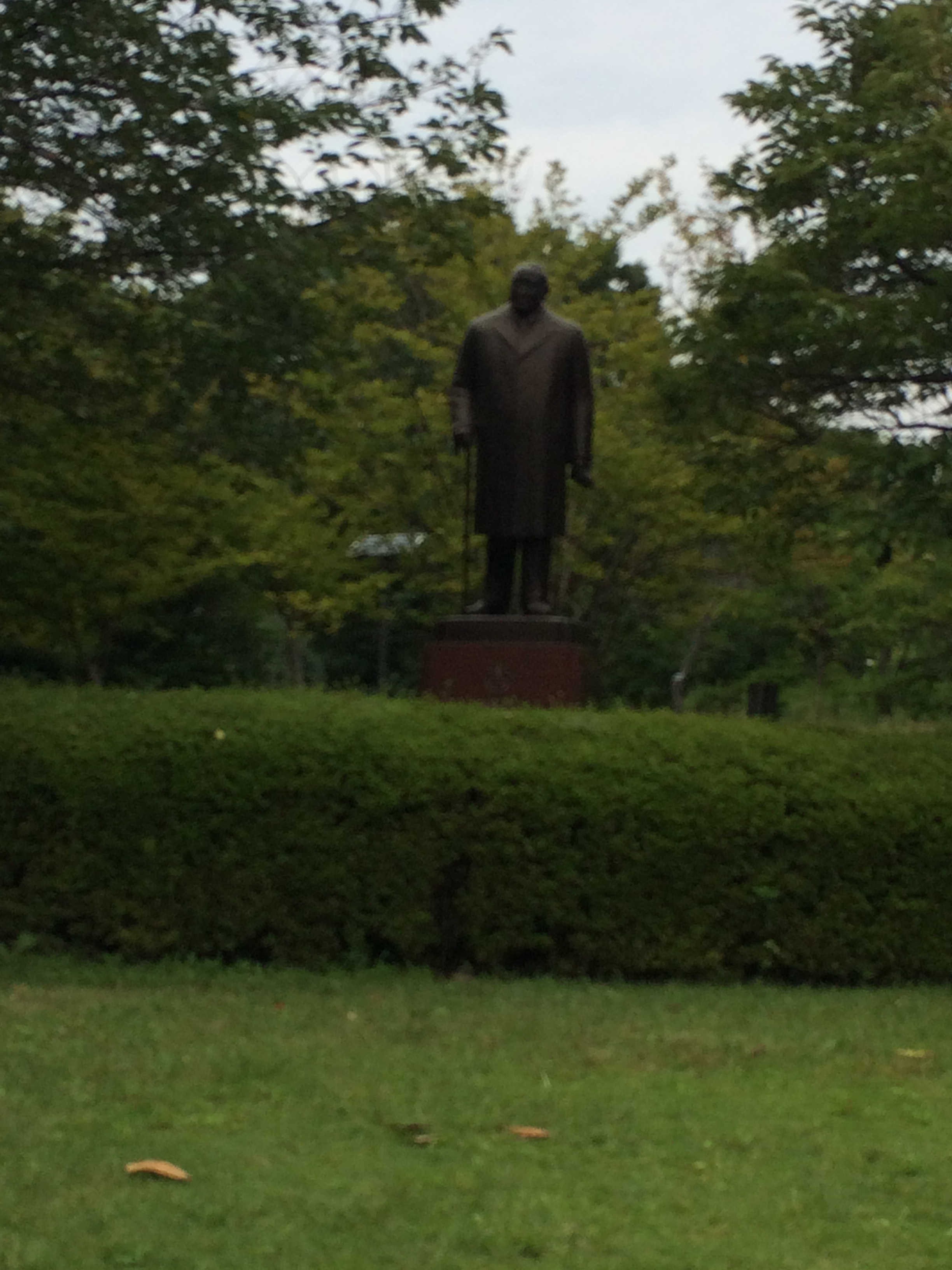 吉田茂銅像