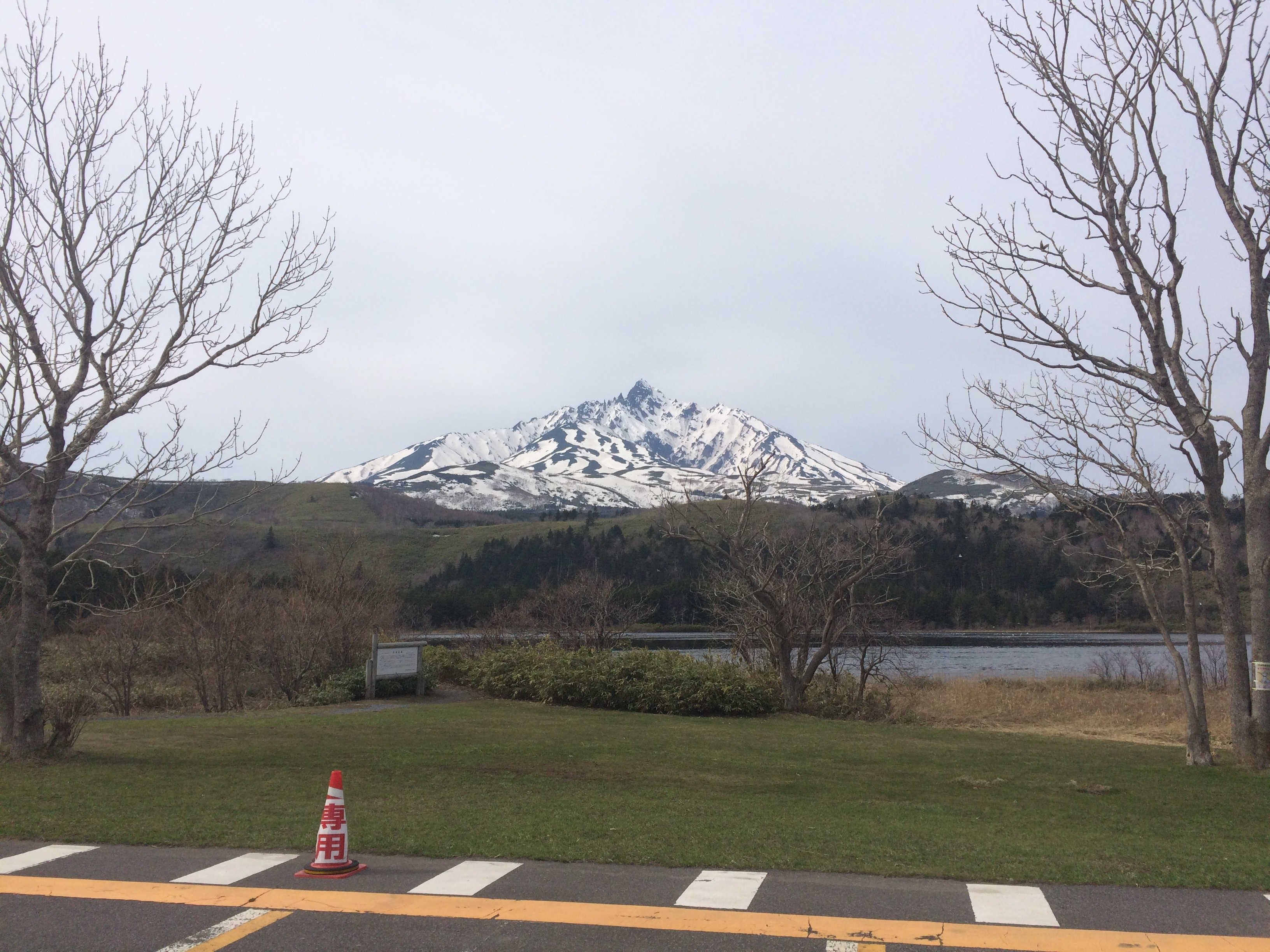  オタトマリ沼から利尻富士  