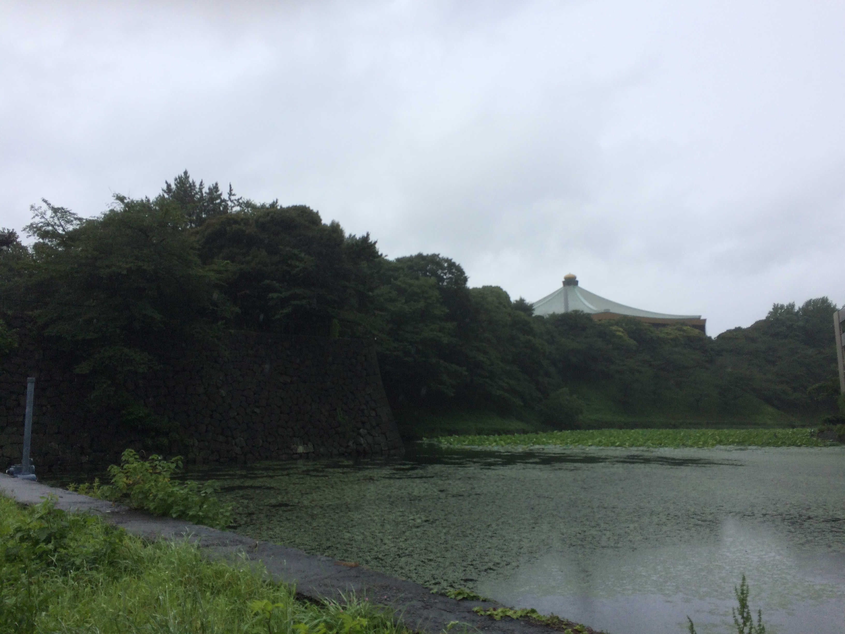 清水門入口から日本武道館の景観